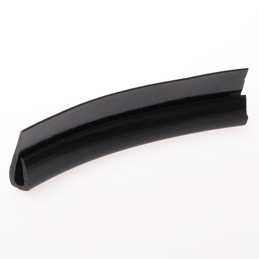 Fenderliste PVC sort 6 mm kant